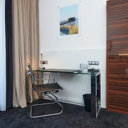 Westotel Cote De Jade Отель Порник